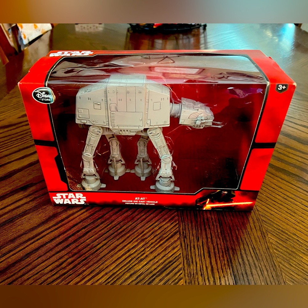 NIB Star Wars At-At Deluxe Die Cast Vehicle
